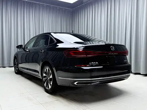 Volkswagen Passat 2023