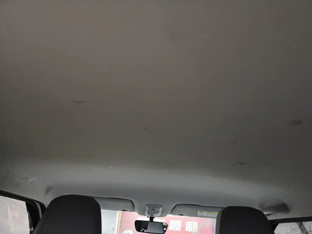 Wuling Air ev Clear Sky 2023 — фото 18