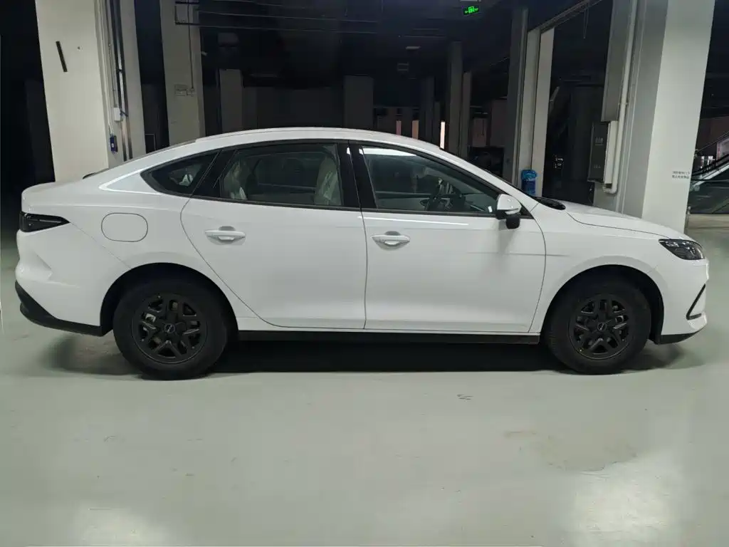 BYD Seal 05 DM-i 2025 — фото 7