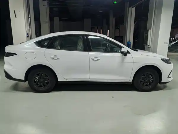 BYD Seal 05 DM-i 2025