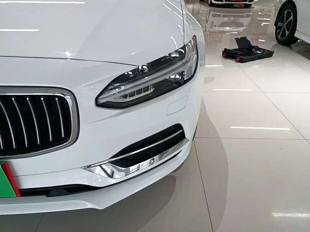 Volvo S90 2017 — фото 24