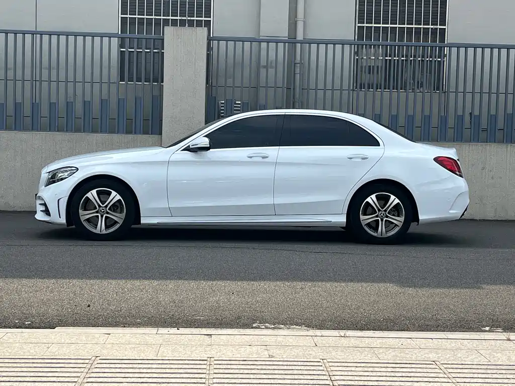 Mercedes-Benz C-Class 2020