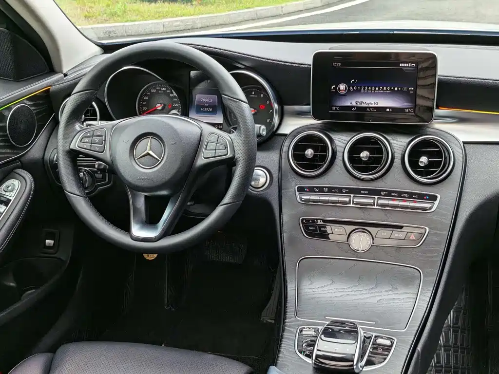 Mercedes-Benz C-Class 2017 — фото 19