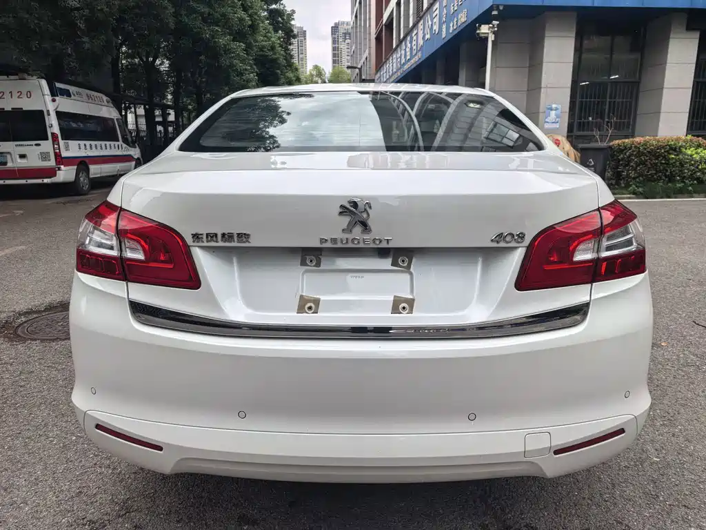 Peugeot 408 2015 — фото 18