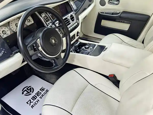 Rolls-Royce Ghost 2010