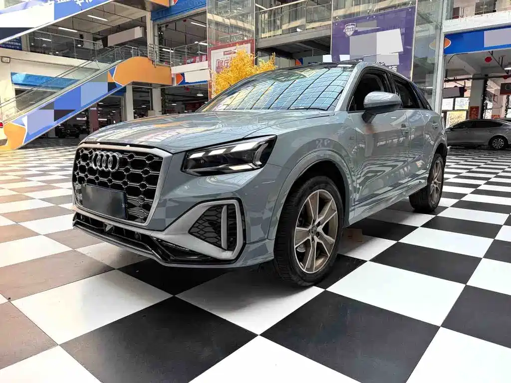 Audi Q2L 2023