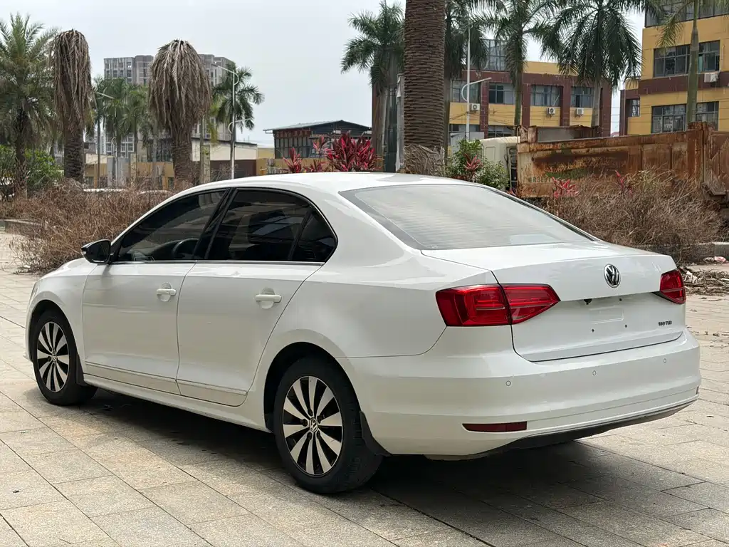 Volkswagen Sagitar 2017