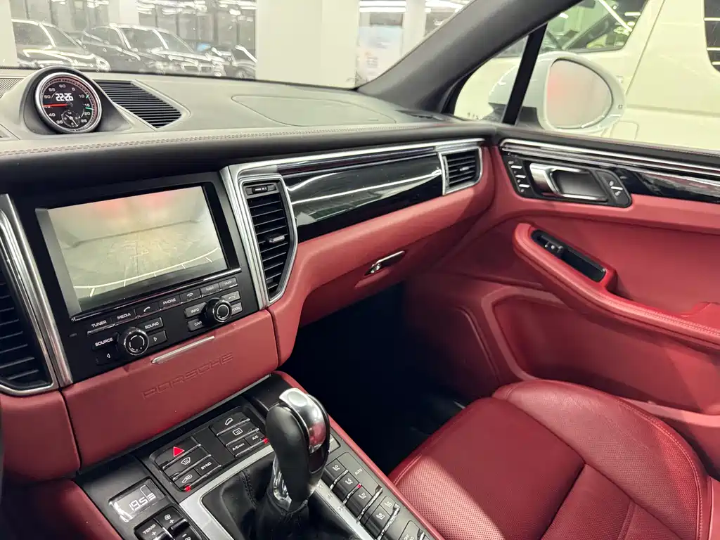 Porsche Macan 2015 — фото 15