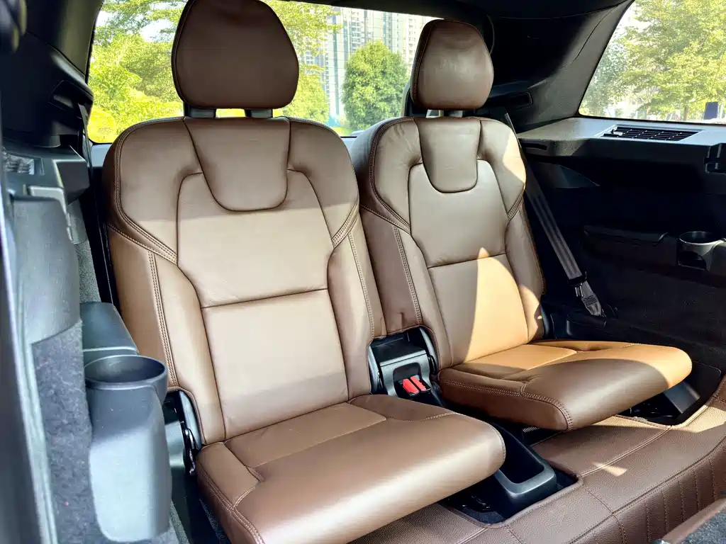 Volvo XC90 2020 — фото 17