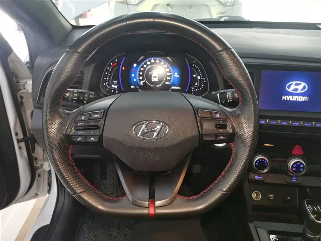 Hyundai Elantra 2019 — фото 7