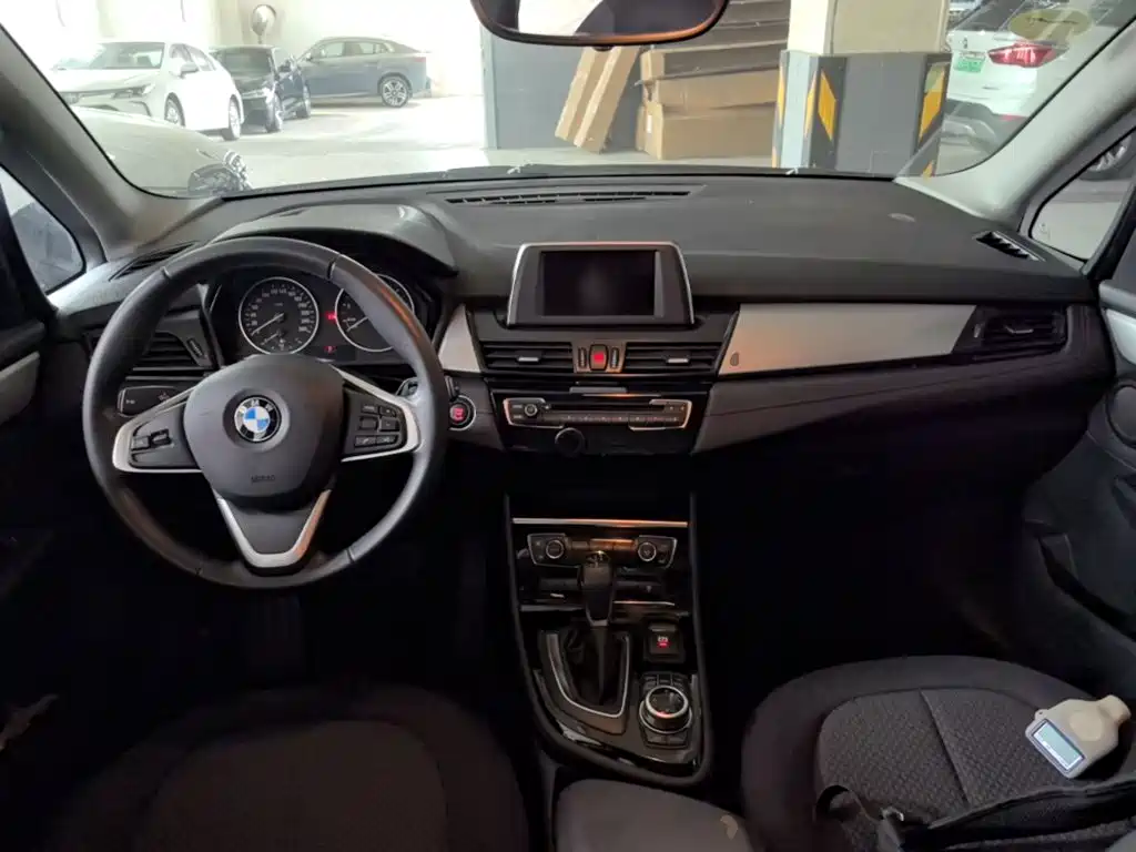 BMW 2 Series Wagon 2015 — фото 10