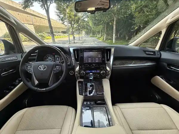 Toyota Alphard 2019