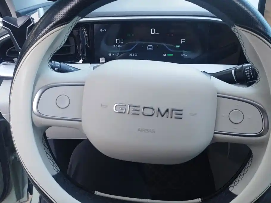 Geely Galaxy Starwish 2025 — фото 15