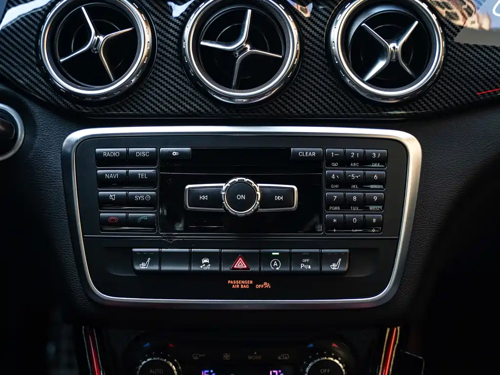 Mercedes-Benz GLA AMG 2017 — фото 13