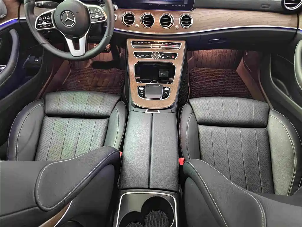 Mercedes-Benz E-Class 2019 — фото 13