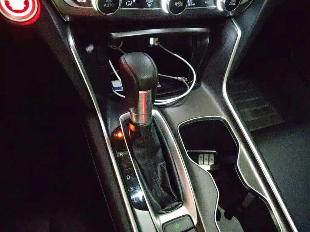 Honda Accord 2020 — фото 10