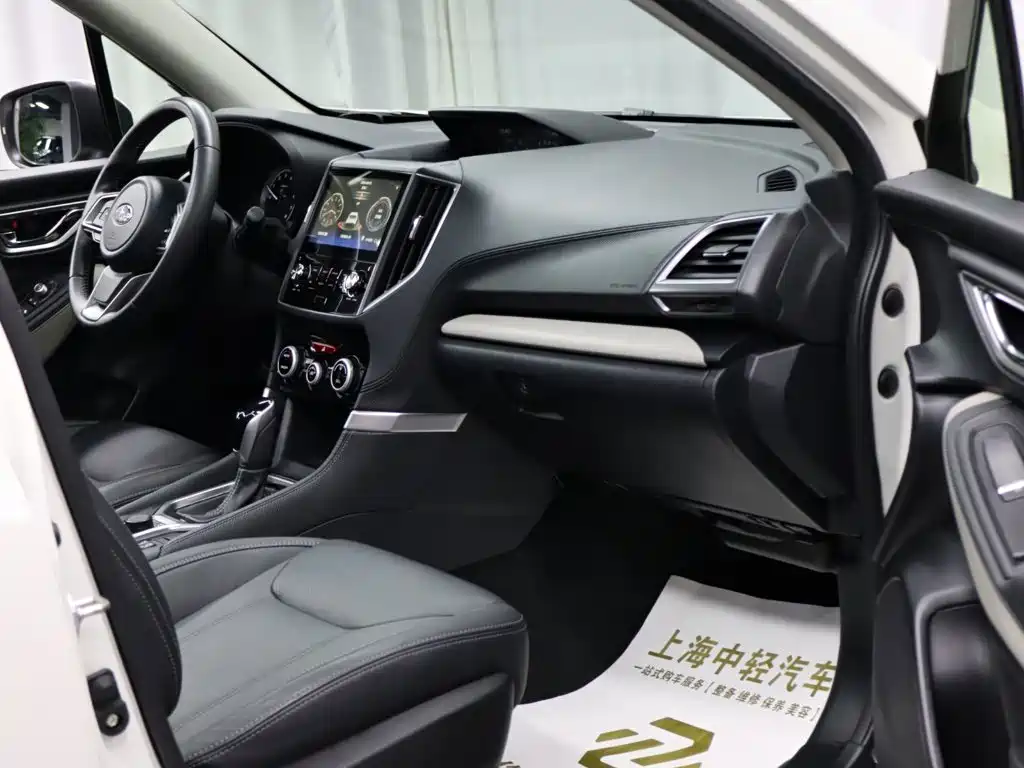 Subaru Forester 2023 — фото 20