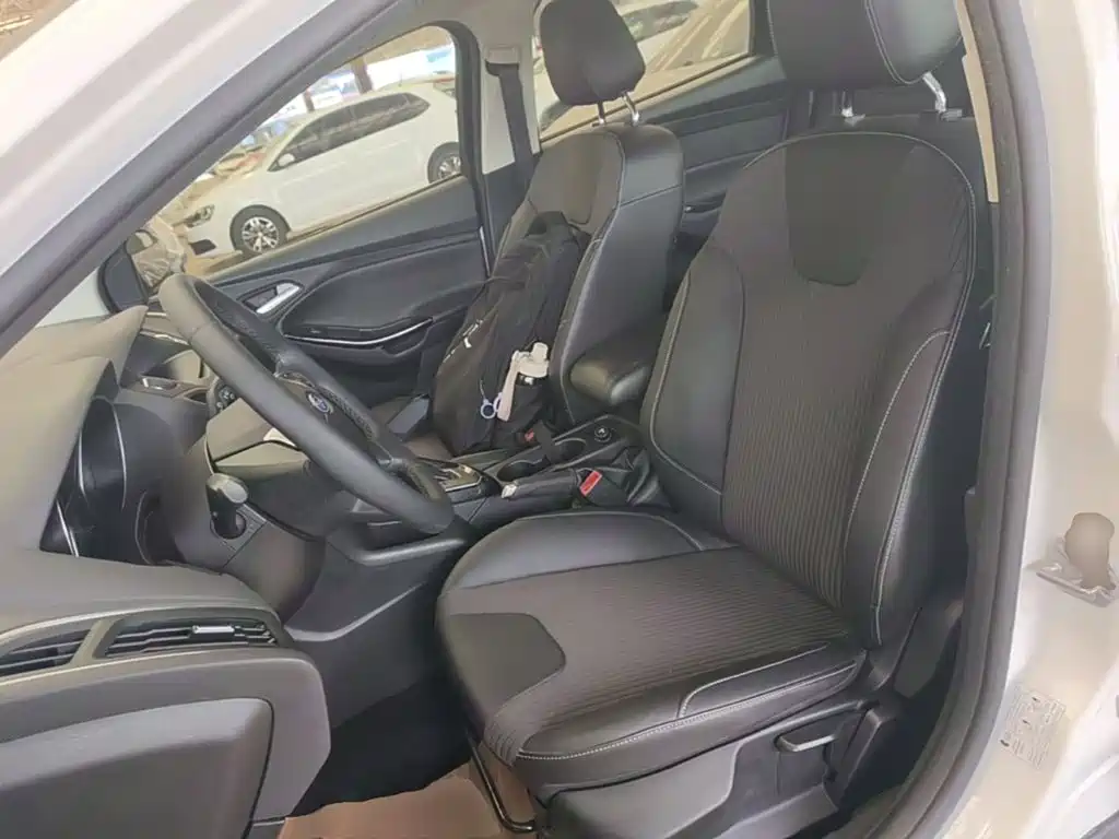 Ford Focus 2015 — фото 11