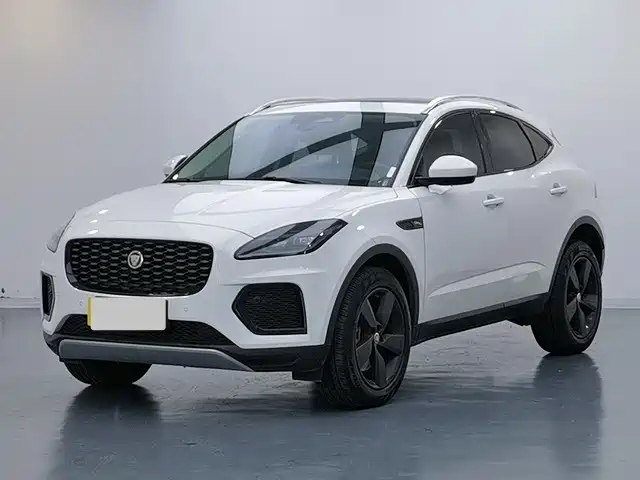 Jaguar E-PACE 2024 — фото 1