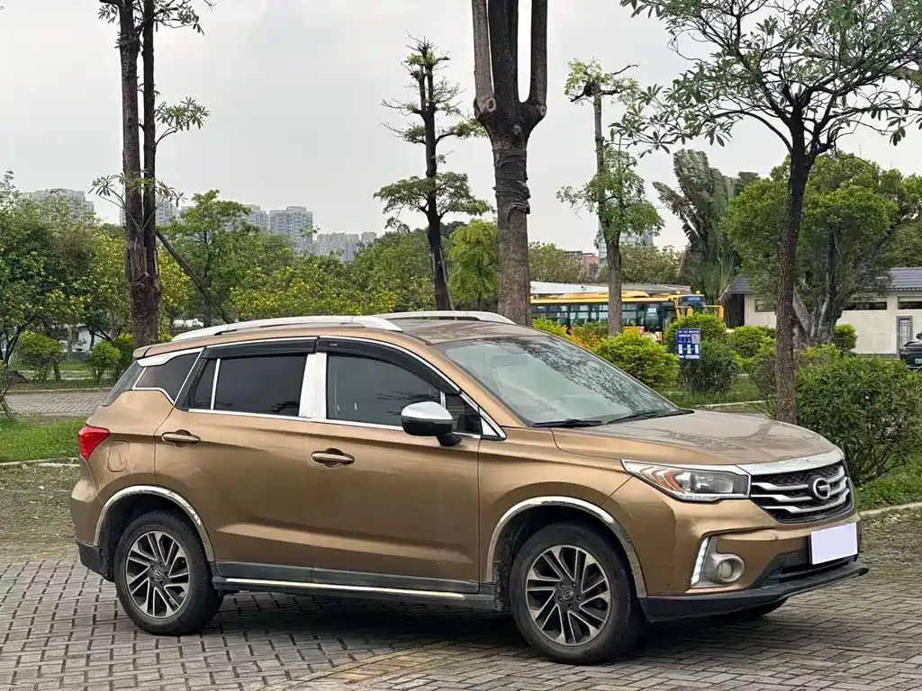 GAC Motor Trumpchi GS4 2015 — фото 3