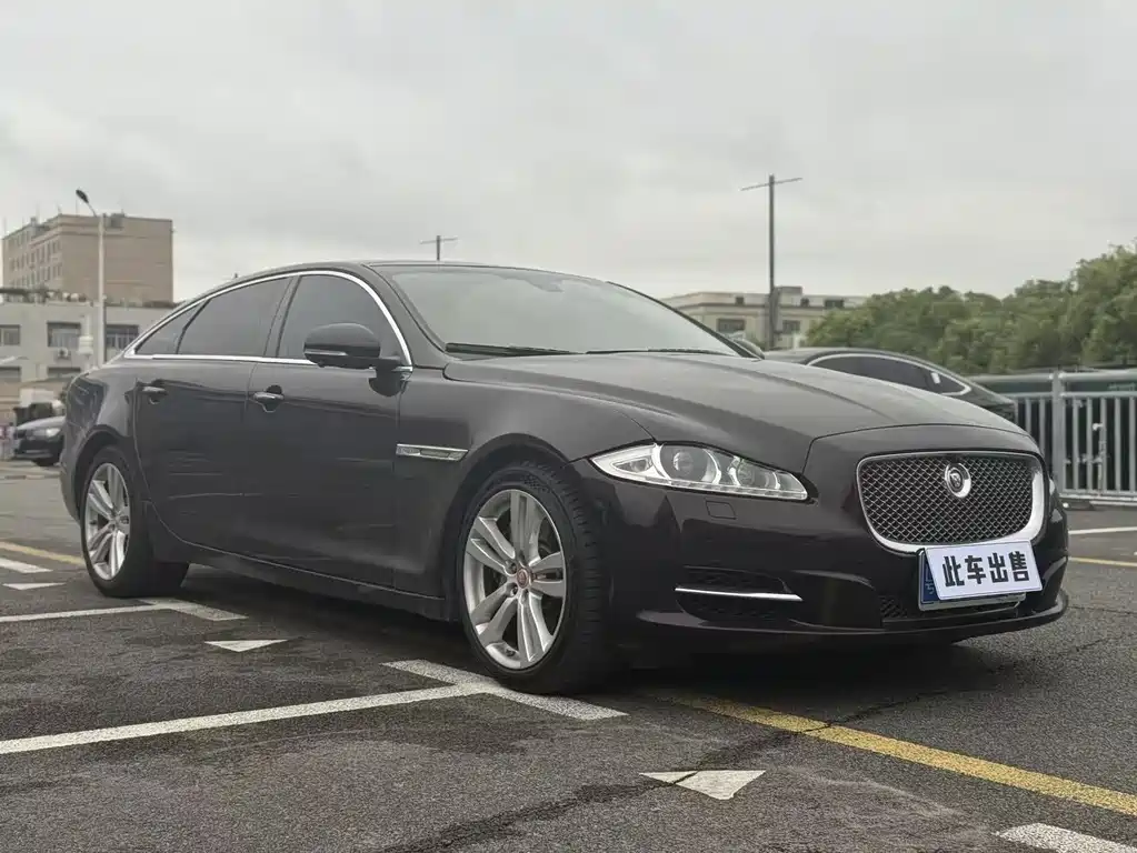 Jaguar XJ 2016 — фото 3