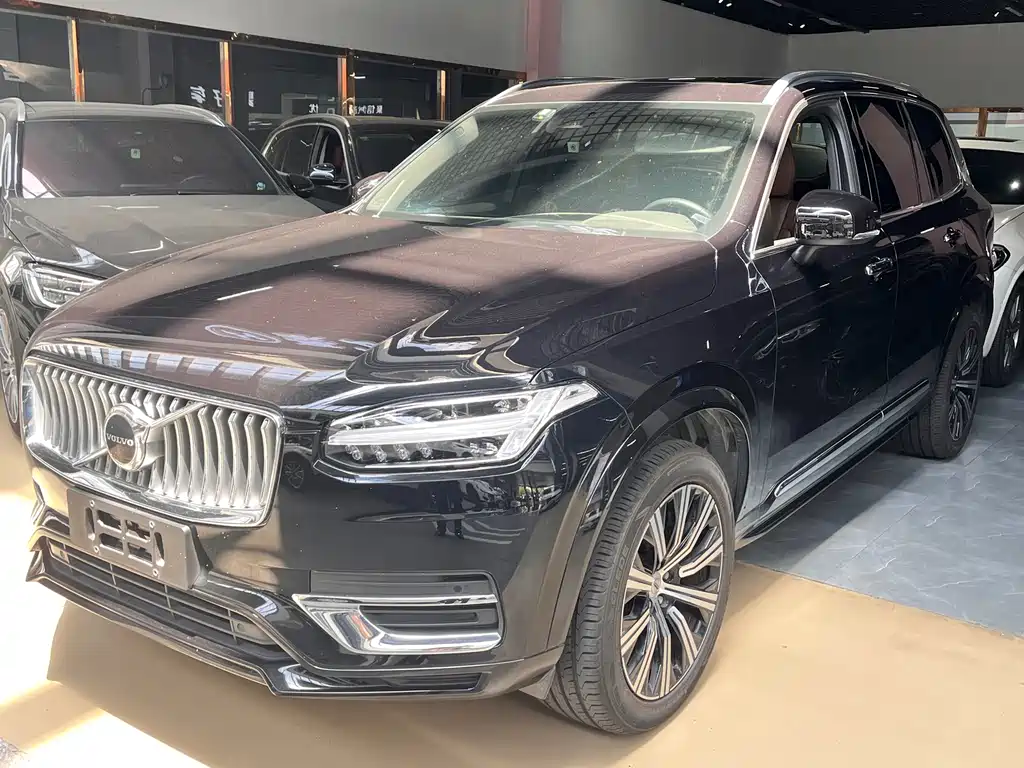 Volvo XC90 2022 — фото 1
