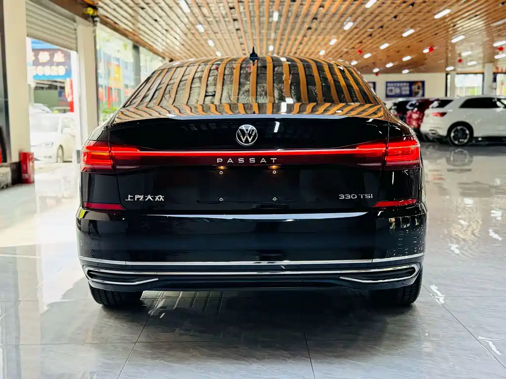 Volkswagen Passat 2023 — фото 17