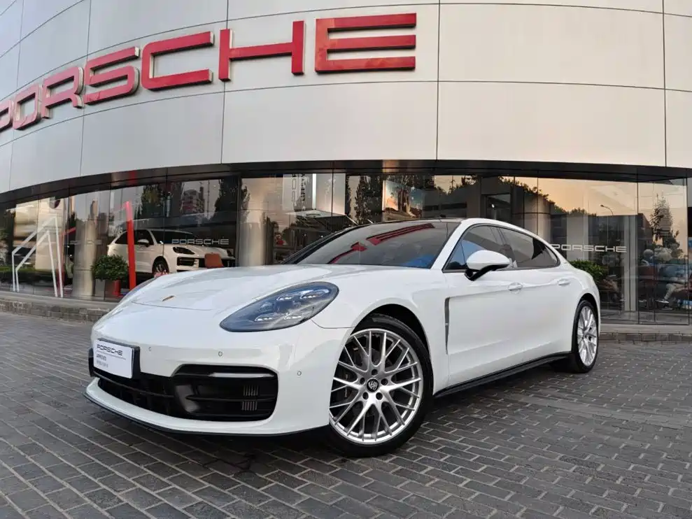 Porsche Panamera 2023 — фото 1
