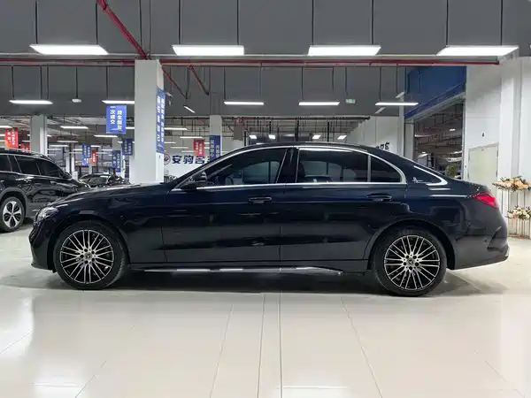Mercedes-Benz C-Class 2024