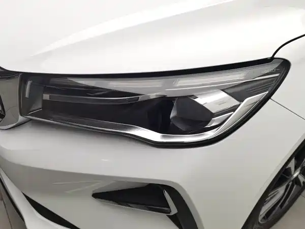 Geely Emgrand 2025
