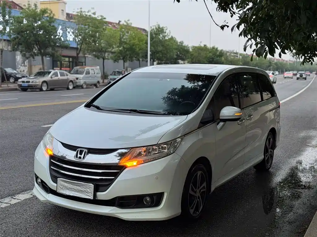 Honda Odyssey 2017 — фото 1