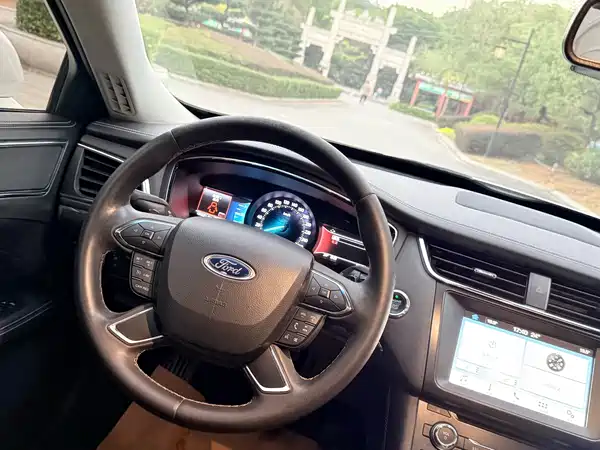 Ford Taurus 2018