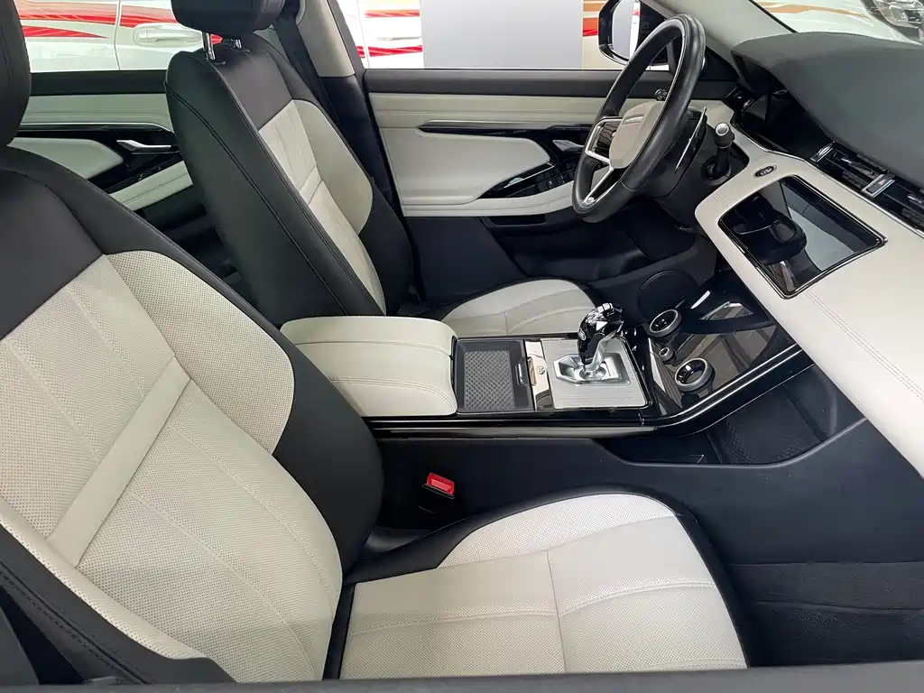 Land Rover Range Rover Evoque 2024 — фото 4
