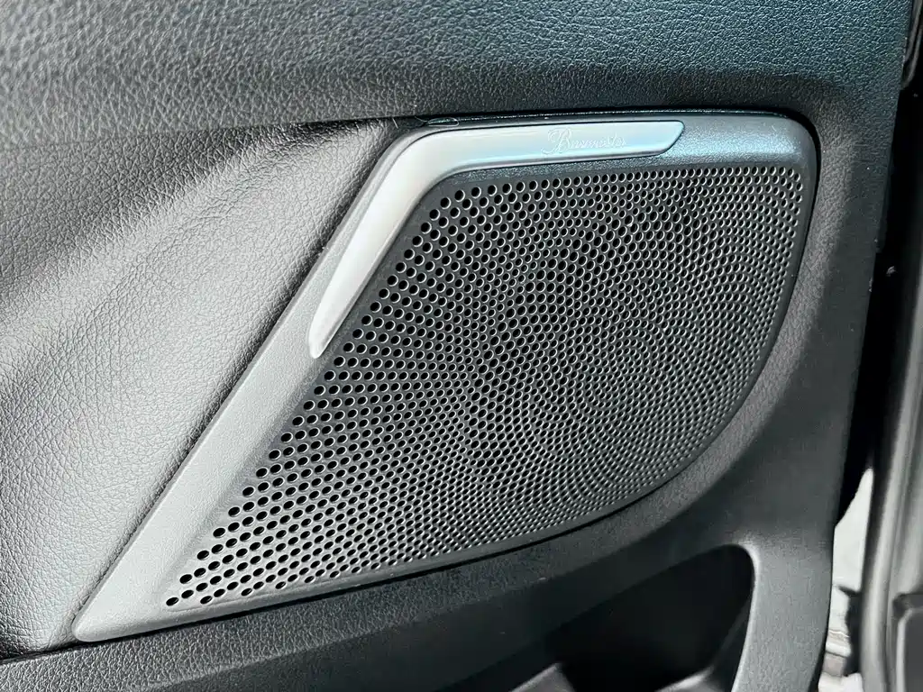 Mercedes-Benz V-Class 2022 — фото 24