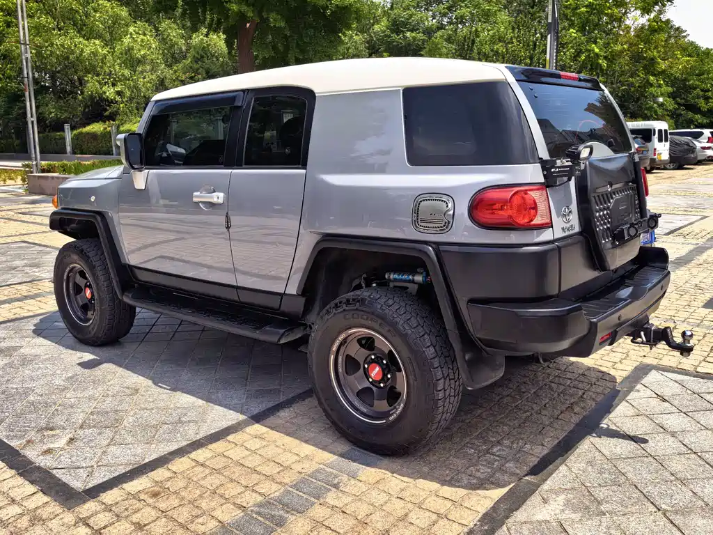 Toyota FJ Cruiser 2019 — фото 24
