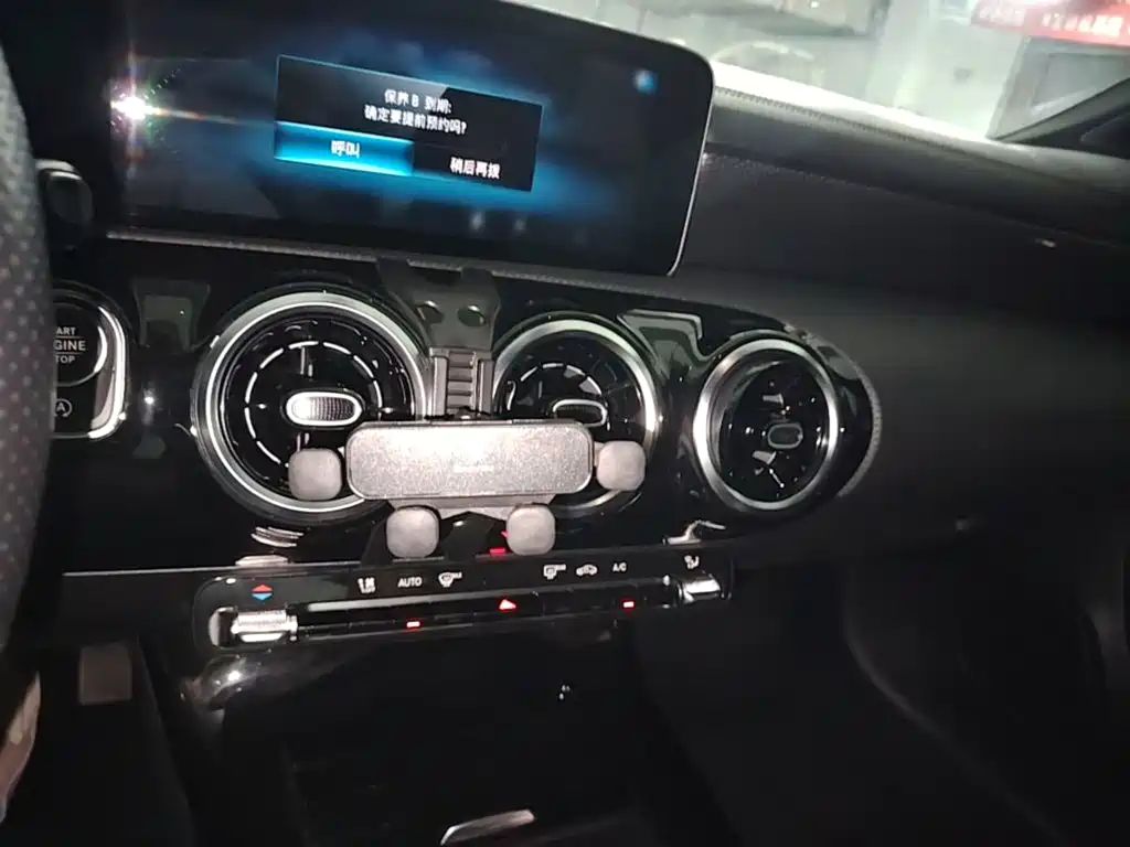 Mercedes-Benz A-Class 2019 — фото 13