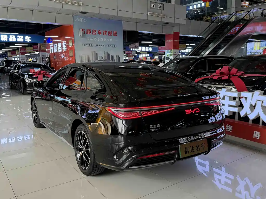 BYD Seal 07 DM-i 2025 — фото 15