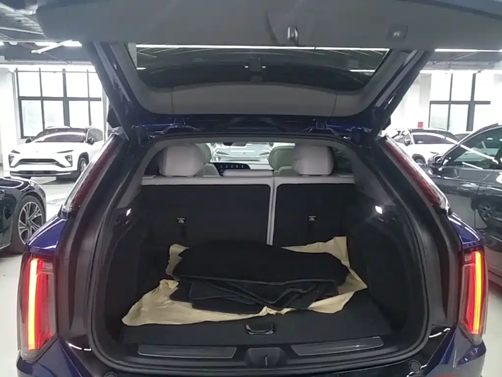 Cadillac IQ Aoge 2024 — фото 19