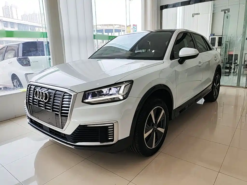 Audi Q2L E-Tron 2020