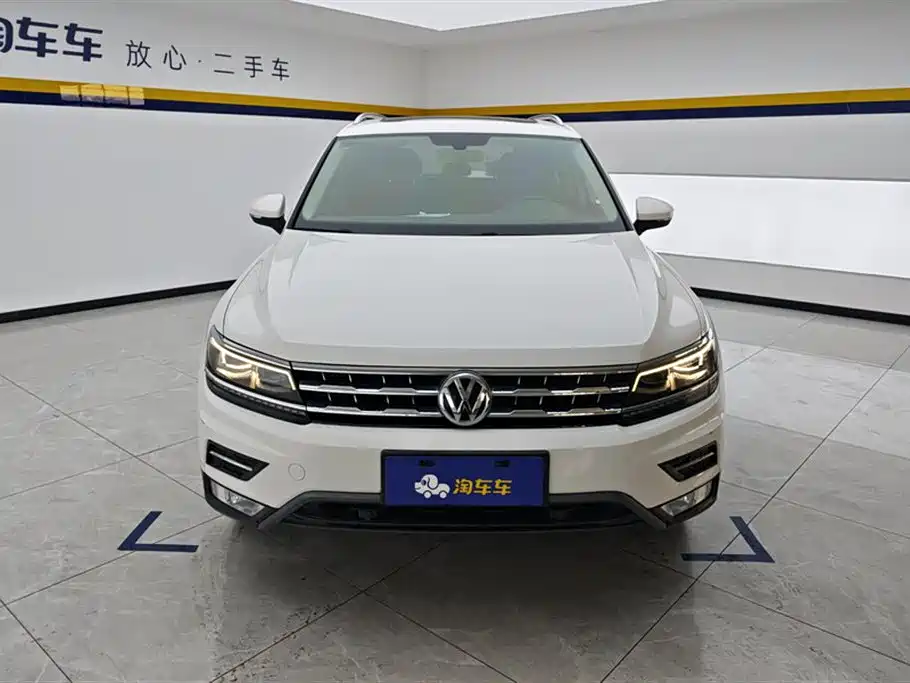 Volkswagen Tiguan L 2017 — фото 2