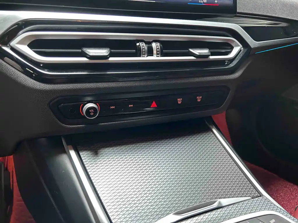 BMW 3 Series 2024