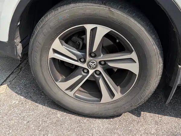 Toyota RAV4 2015