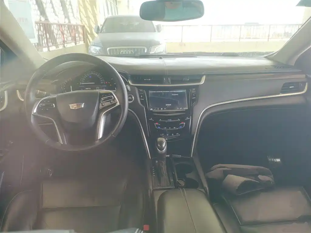 Cadillac XTS 2018 — фото 10