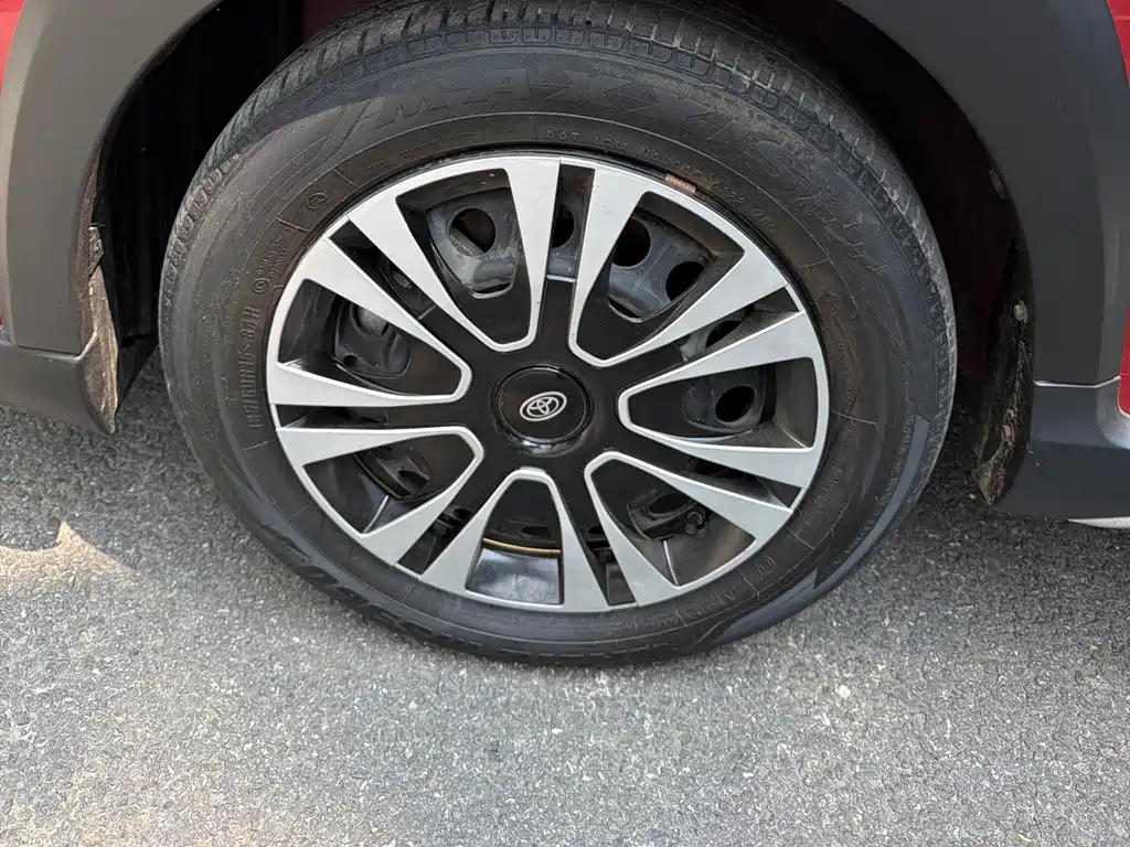 Toyota Yaris L 2022