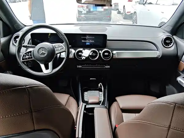 Mercedes-Benz GLB 2021