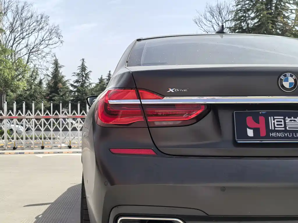 BMW 7 Series 2019 — фото 27