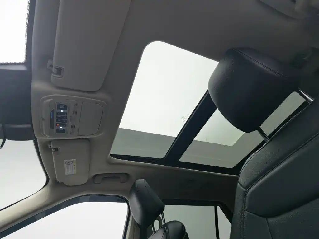 Ford Explorer 2022 — фото 14
