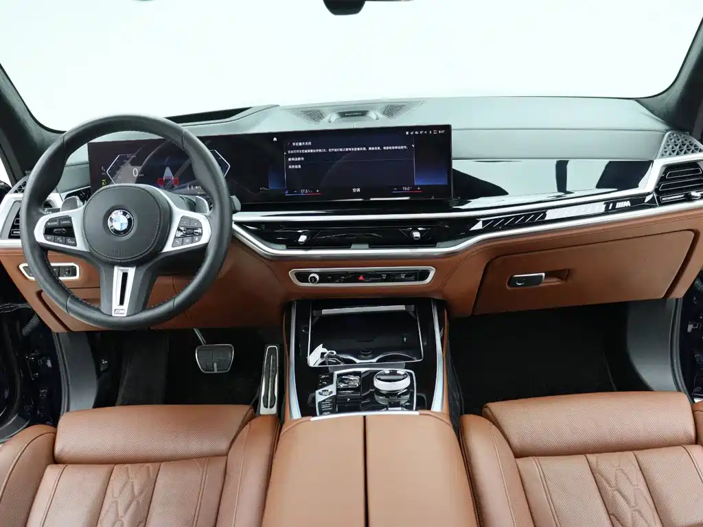 BMW X7 M60i 2023 — фото 14