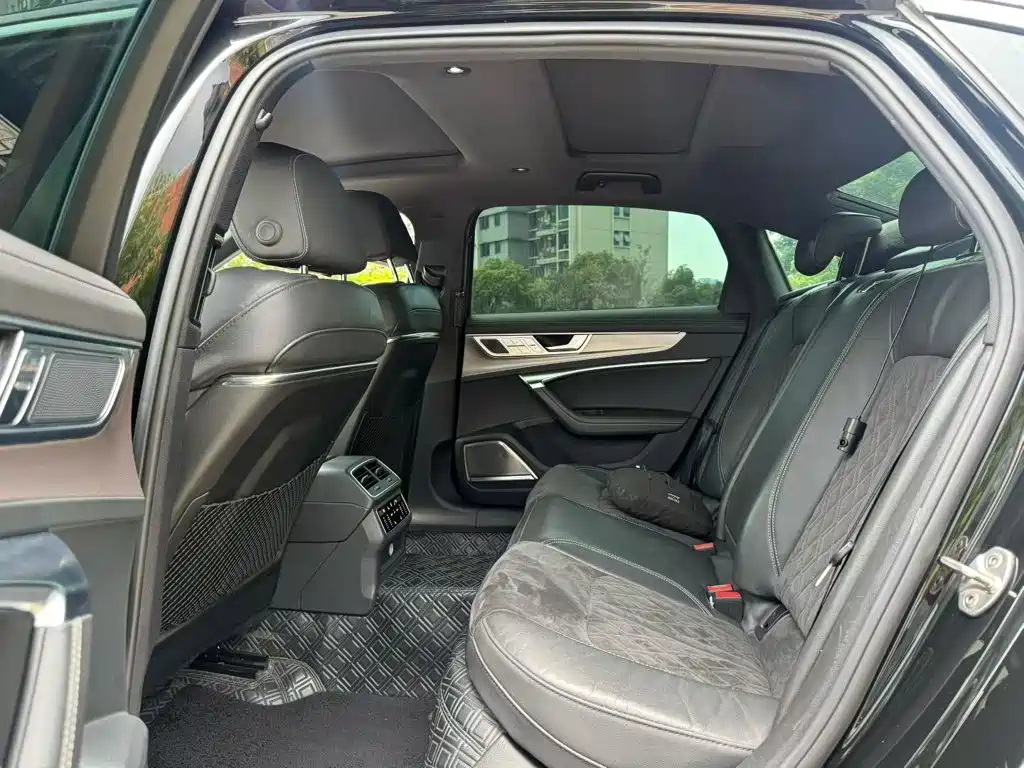 Audi A6L 2022