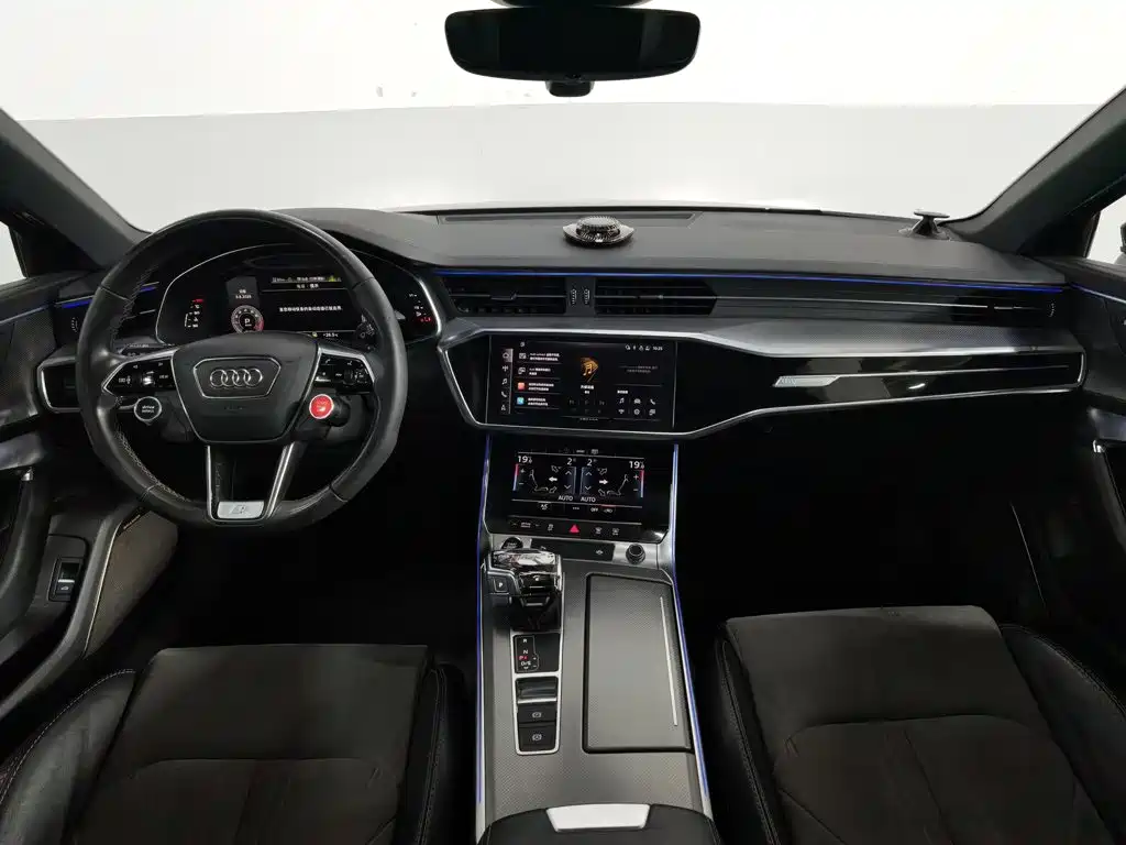 Audi A6L 2022